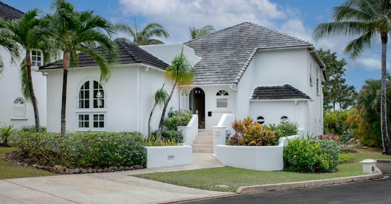 2 royal villa entrance 18