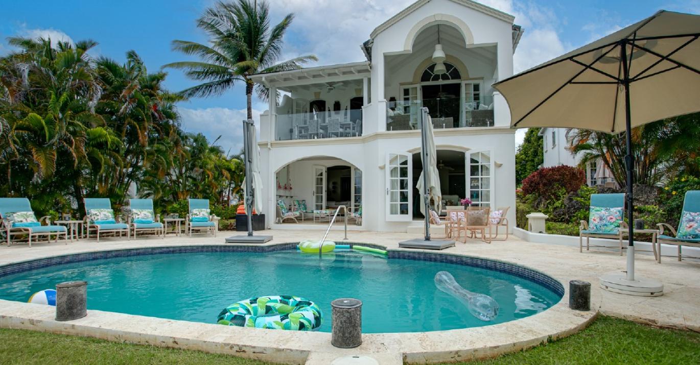 2 royal villa pool 1