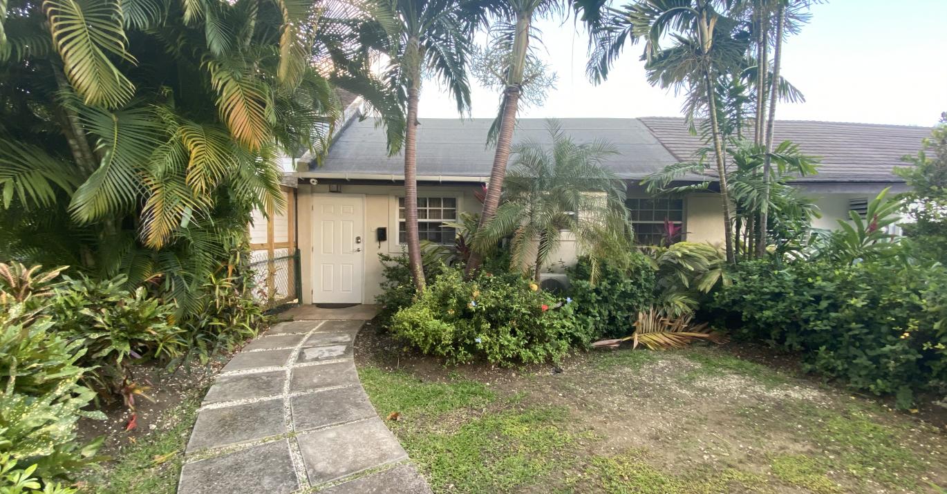 Limegrove-8-twin-palms-grounds