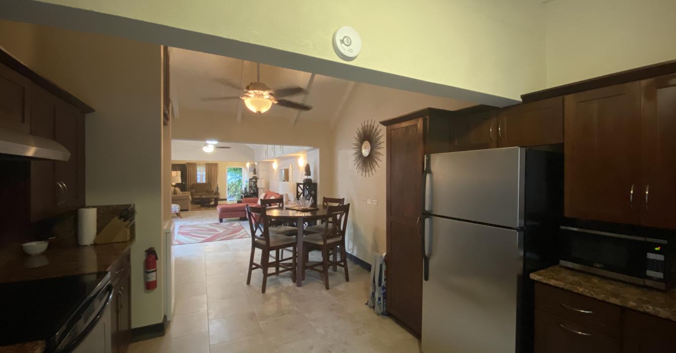 Limegrove-8-twin-palms-kitchen