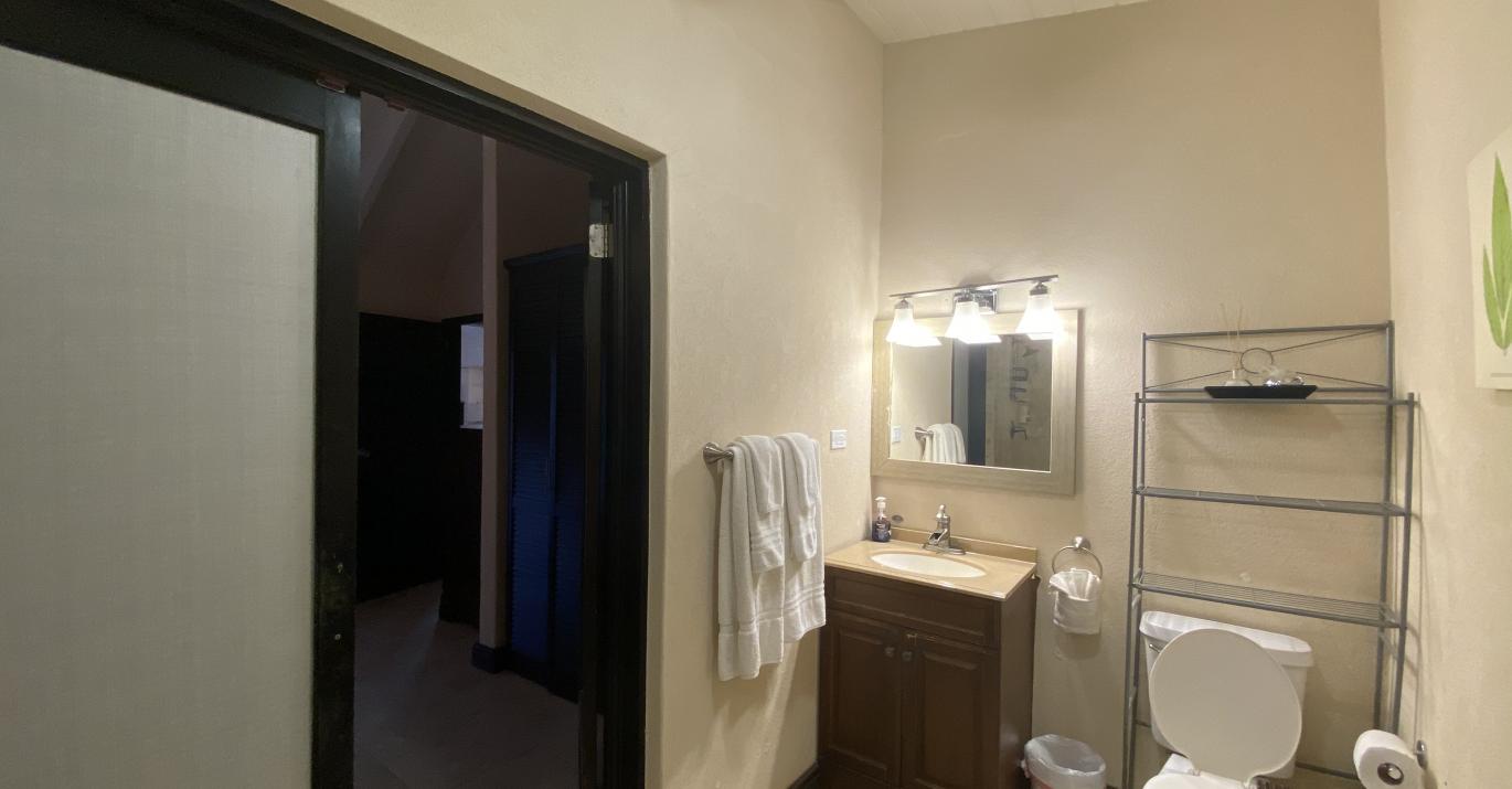 Limegrove-8-twin-palms-bathroom-2