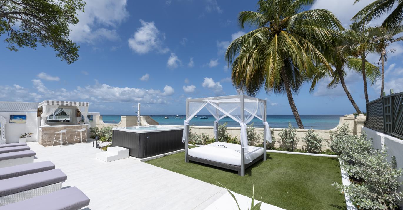 solaris-beach-house-beachfront