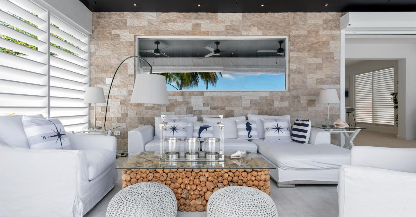 solaris-beach-house-covered-terrace