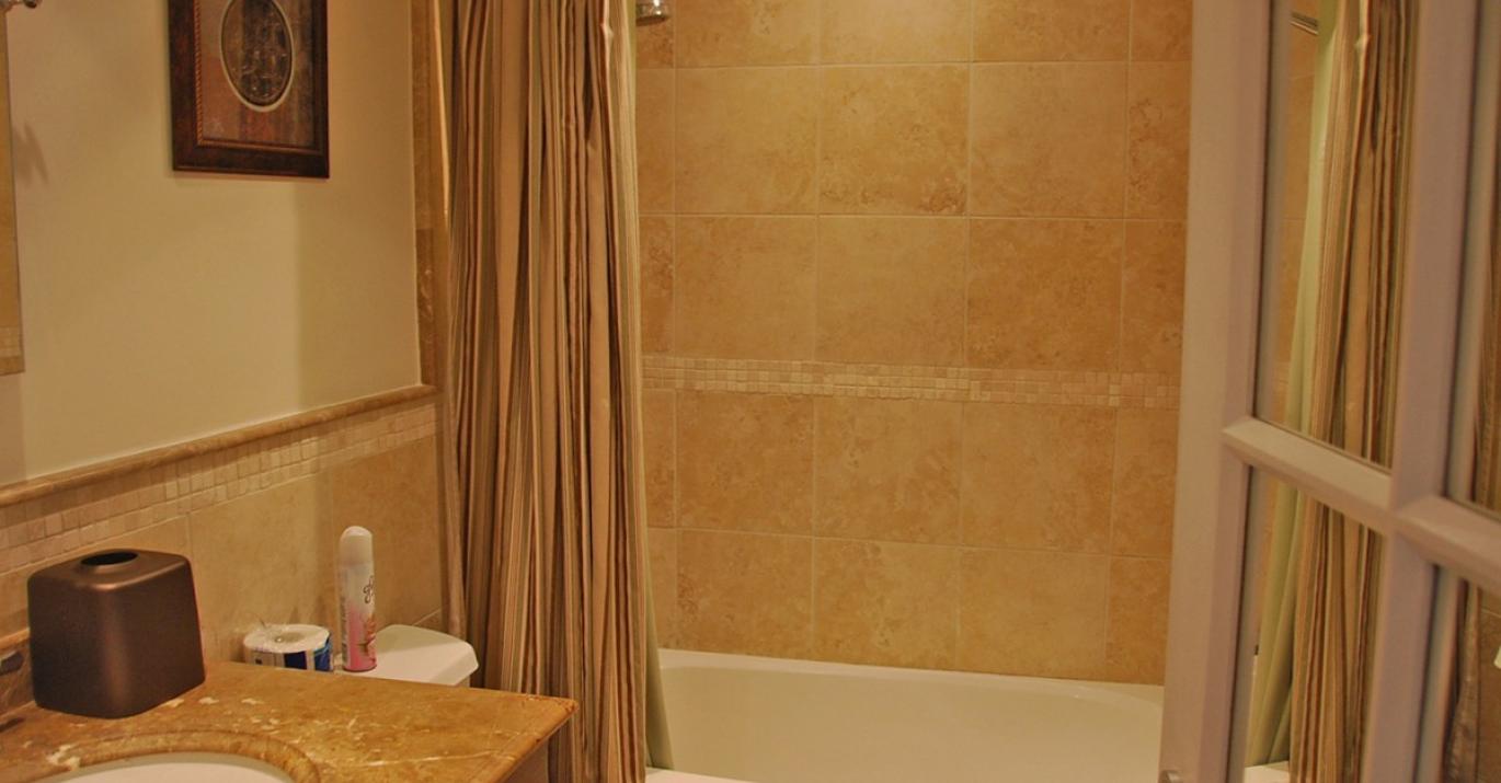 Sapphire Beach 207 Bathroom
