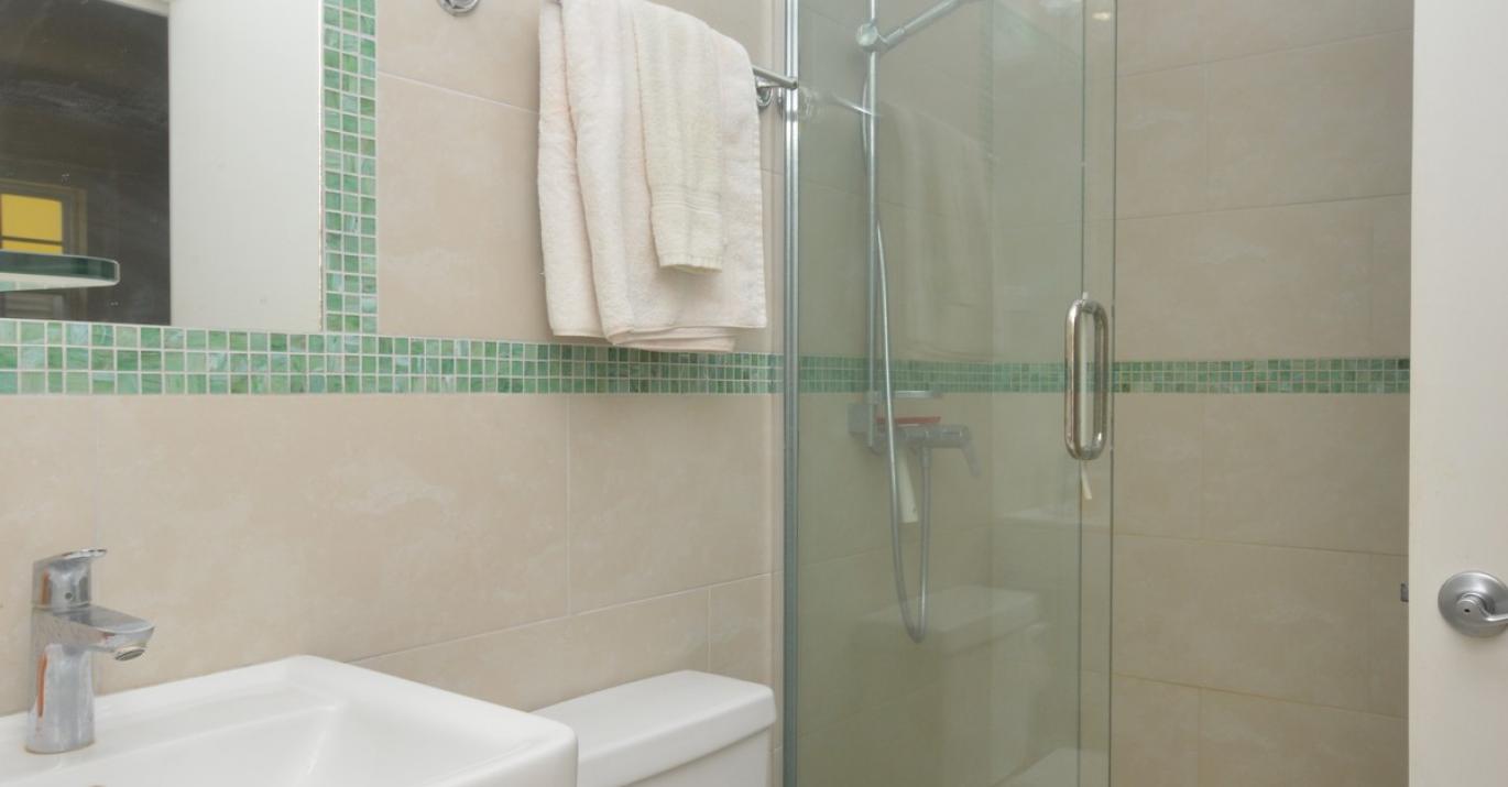 White-Sands-G1-bathroom