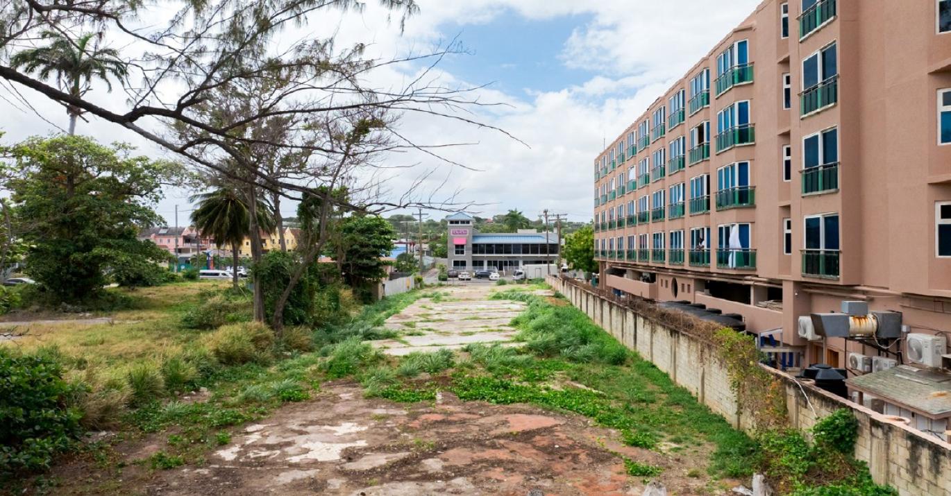 Accra land for sale near hotel