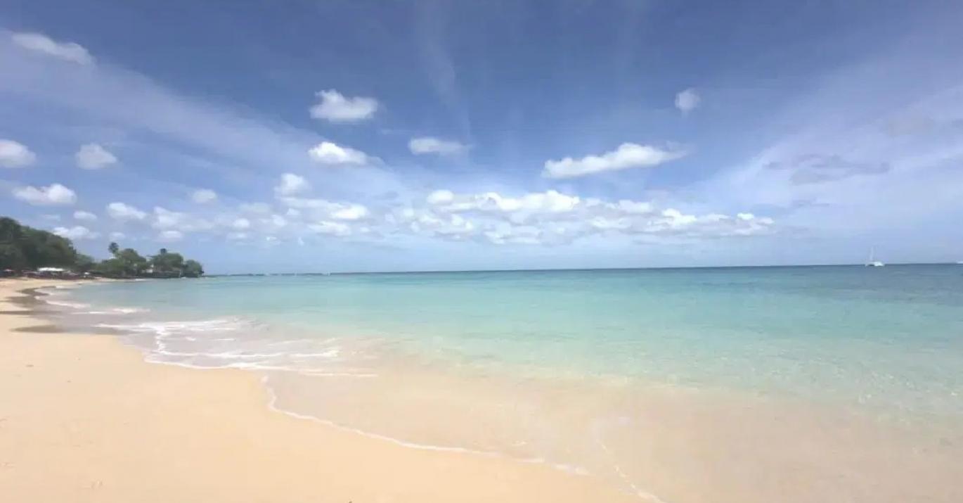 Alora beach