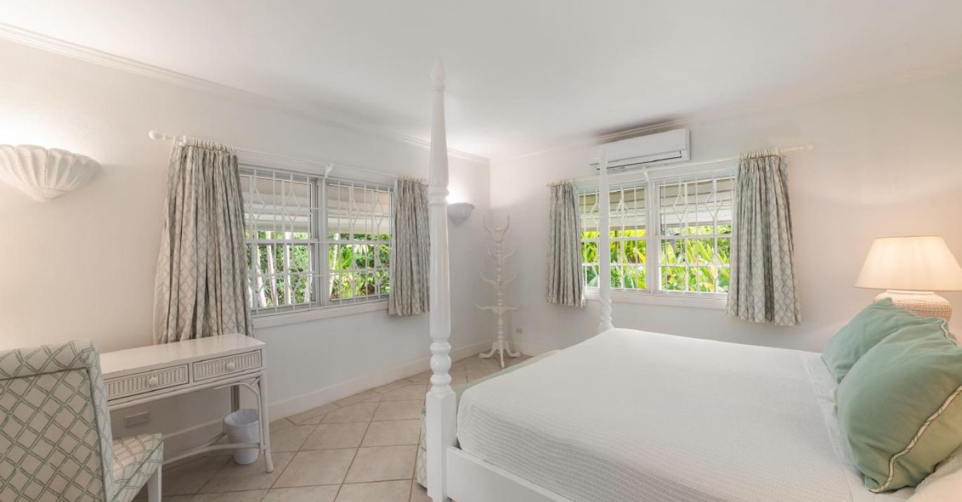 Ascot3 green bedroom 631