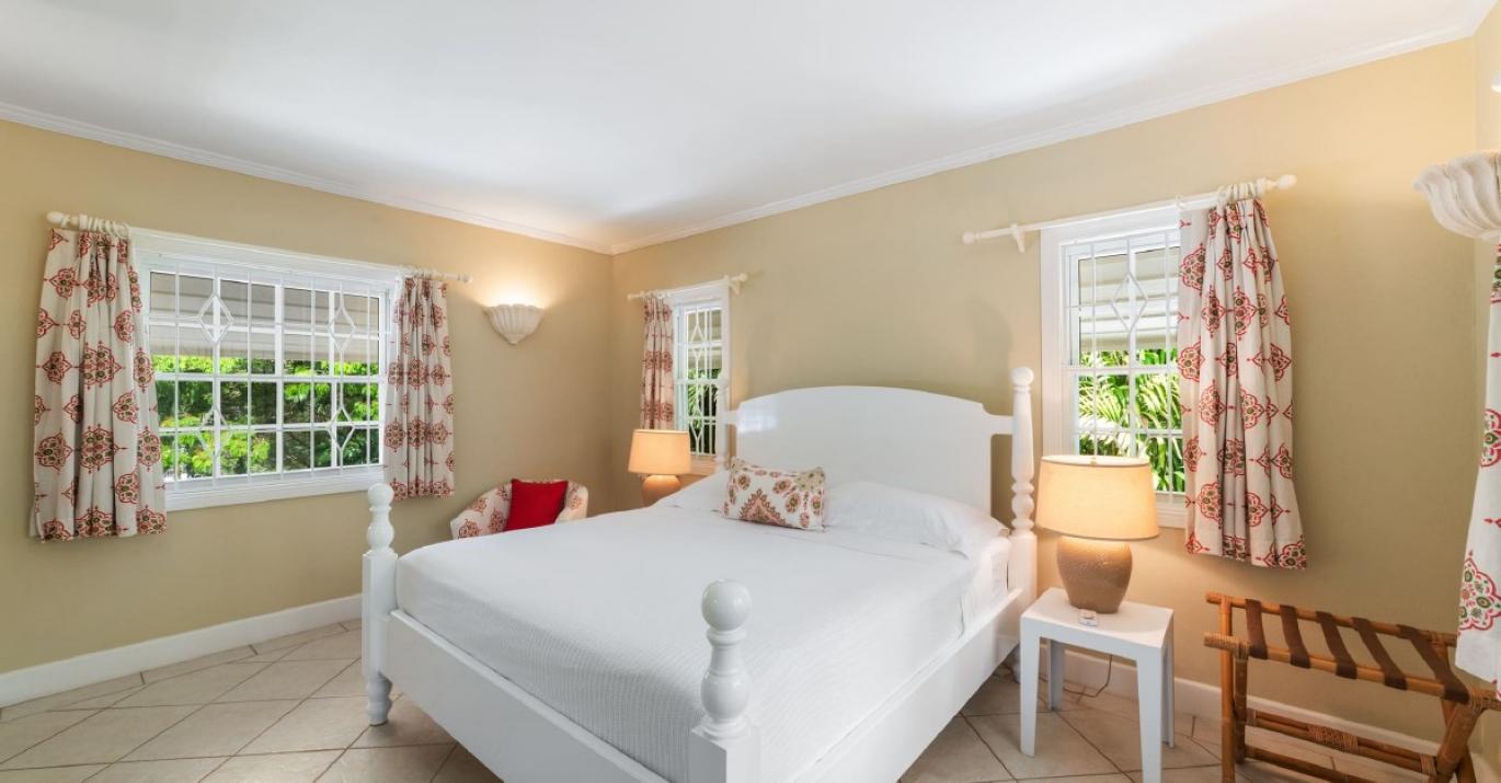 Ascot3 red ensuite 606