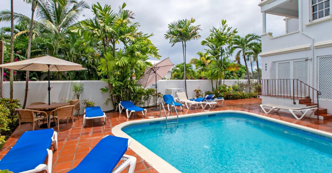 Ashanti pool deck 41