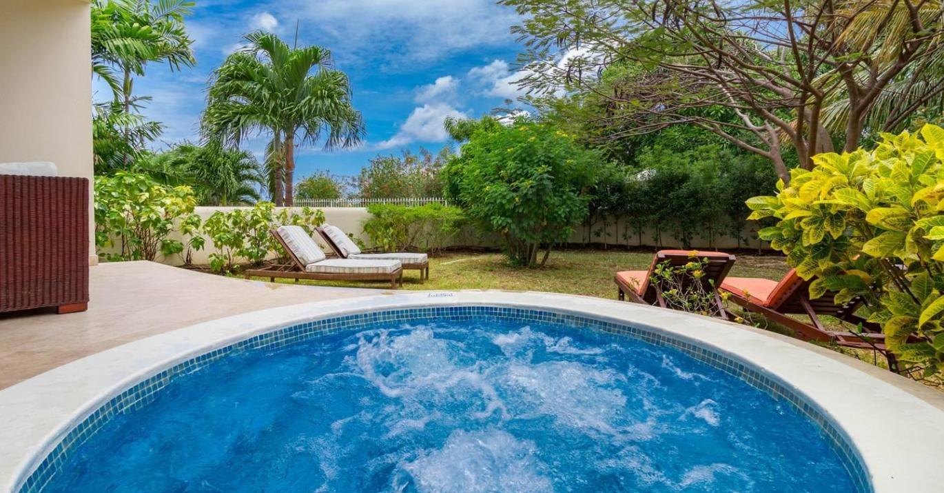  Battaleys Mews 7 Plunge Pool