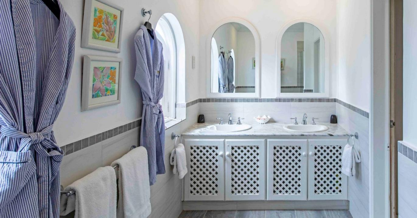 cassia heights7 main bathroom
