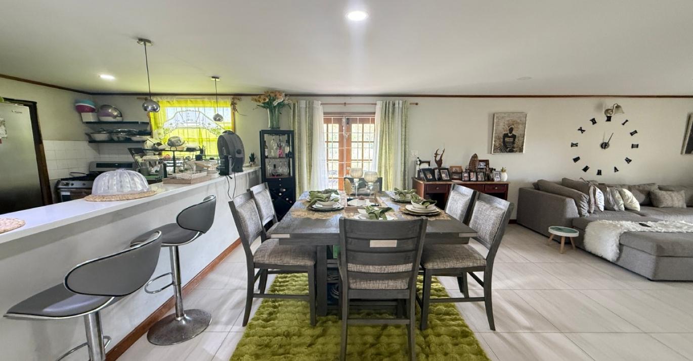 Chancery 5A dining area