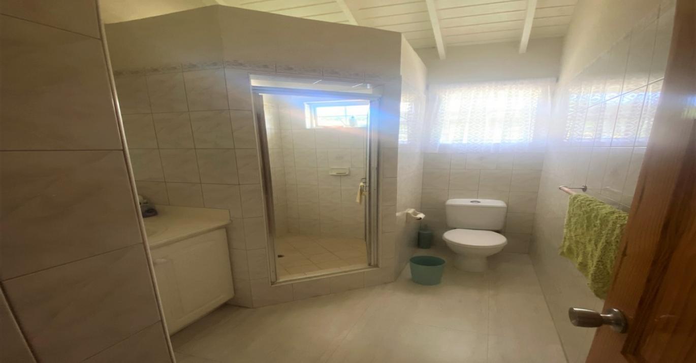 Edgehill Heights 44A Bathroom 2
