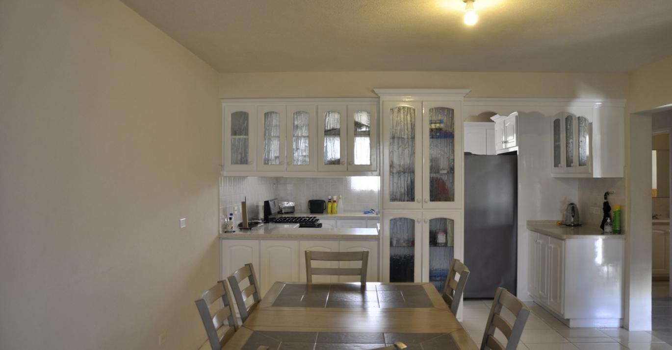 Edgehill Heights 44A Dining Kitchen