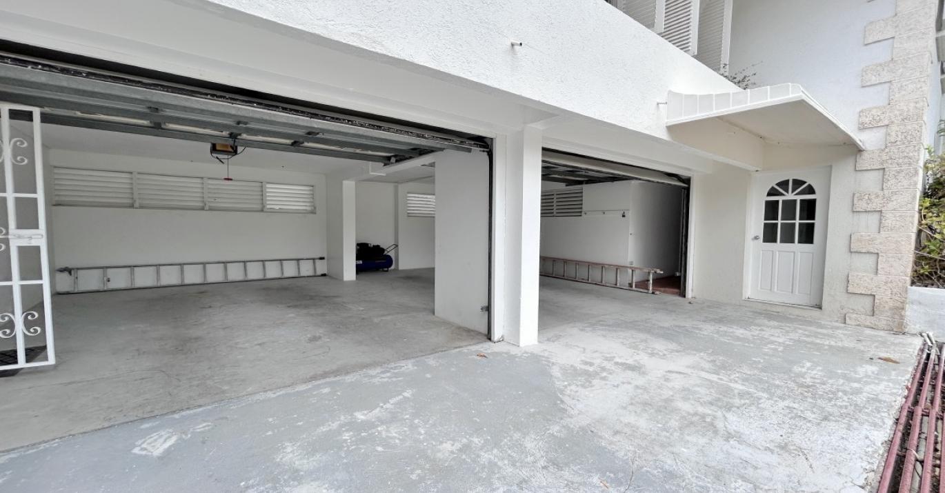 Frere Pilgrim 9 garage