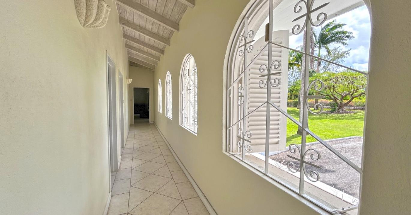 Frere Pilgrim 9 hallway
