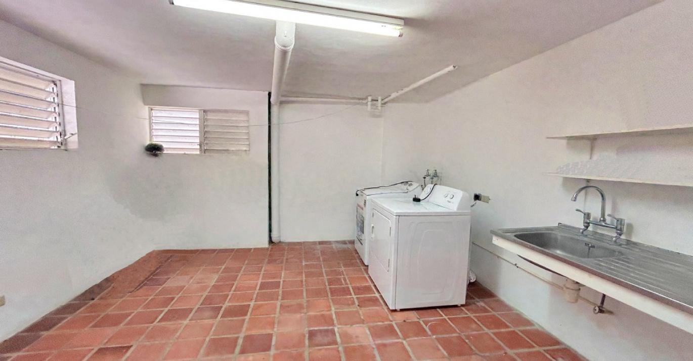 Frere Pilgrim 9 laundry