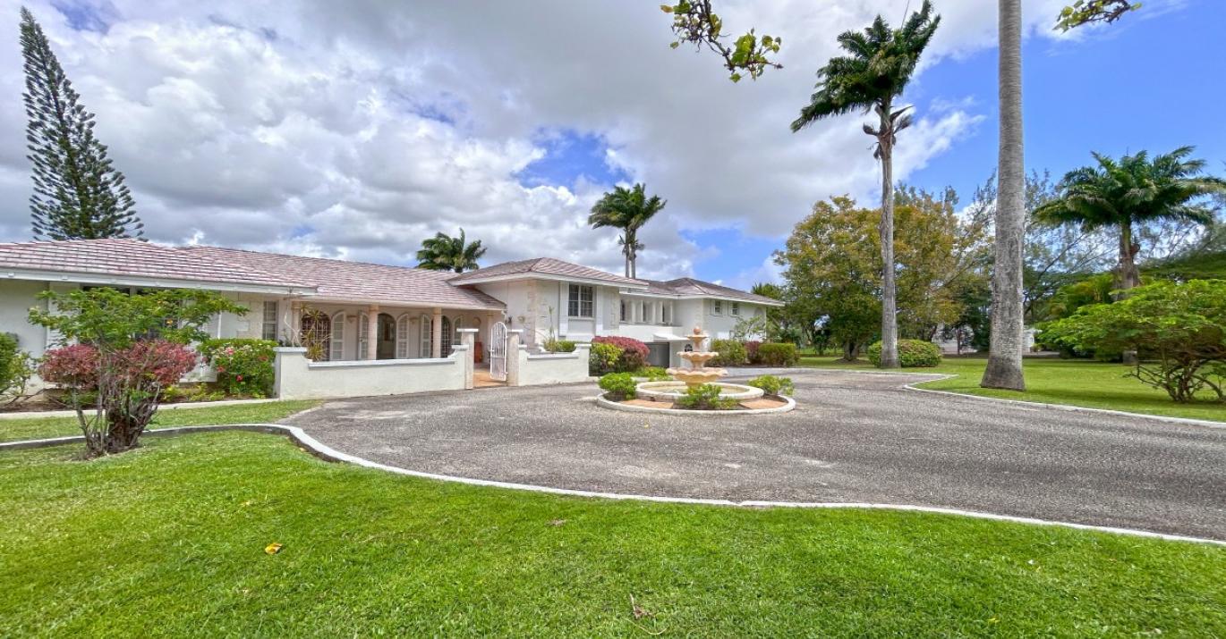 Frere Pilgrim 9 driveway