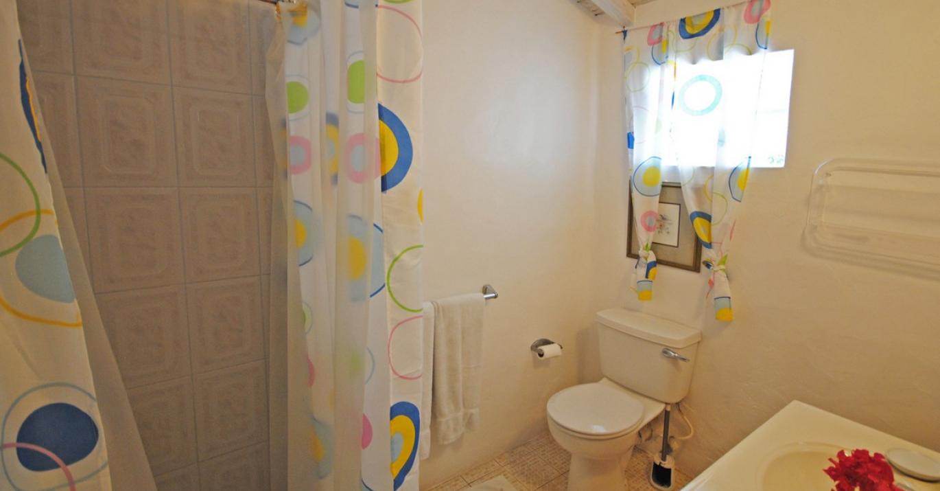 Glade House Bathroom 2