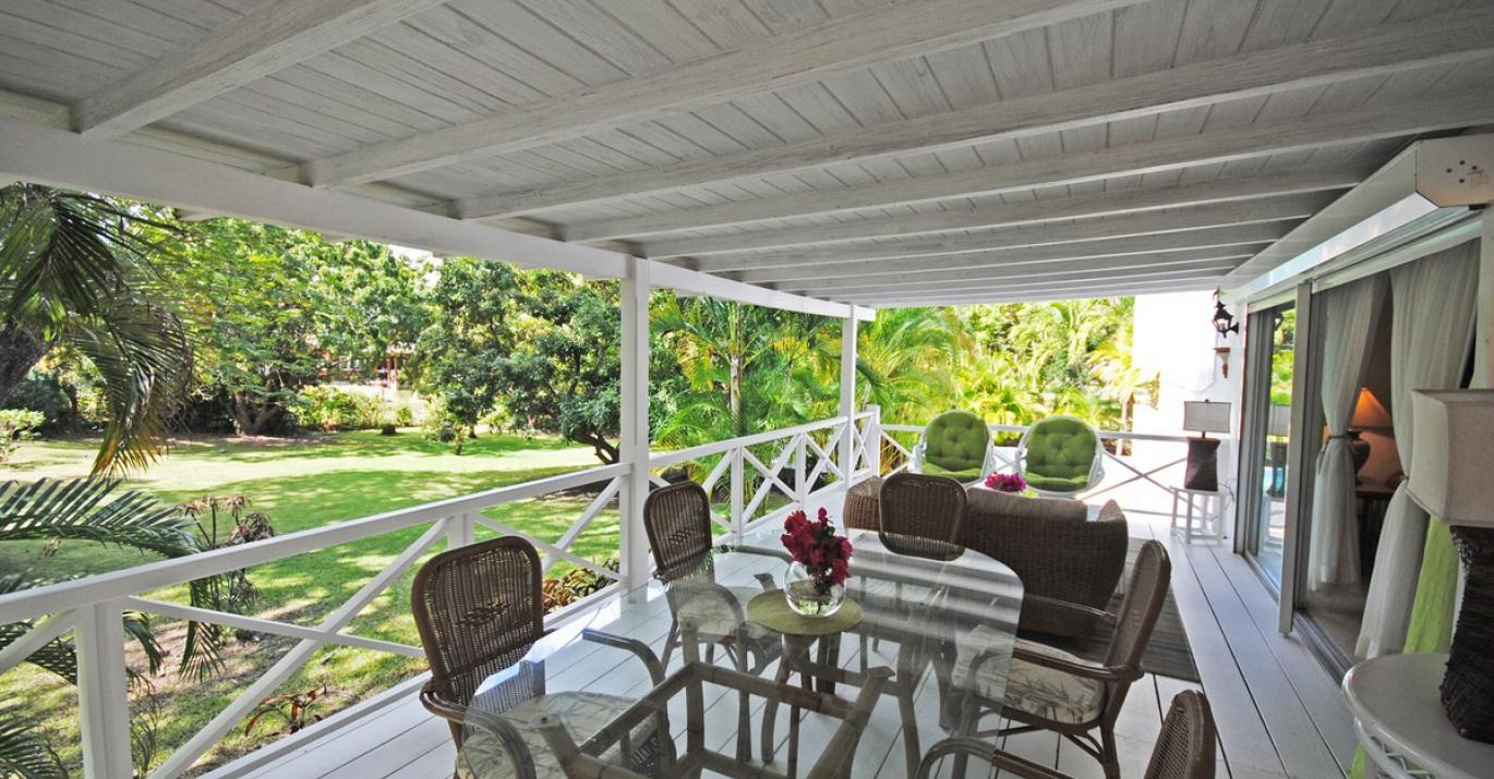 Glade House Dining Verandah