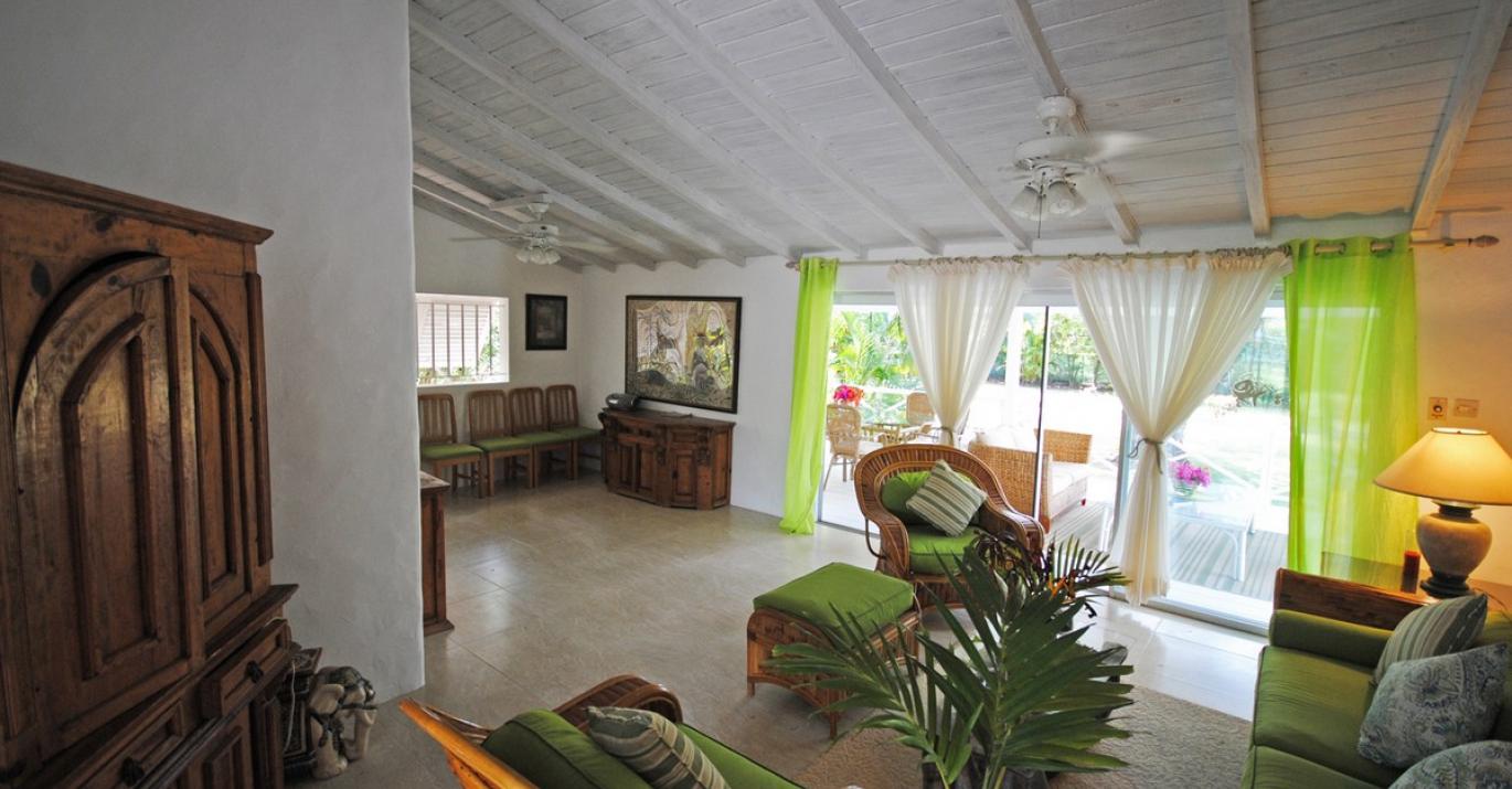 Glade House Living to Verandah