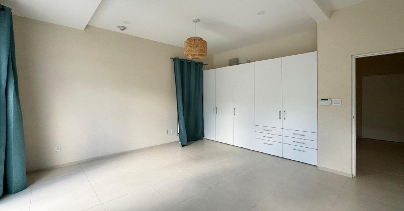 HHG 608 Main Bedroom BV5E