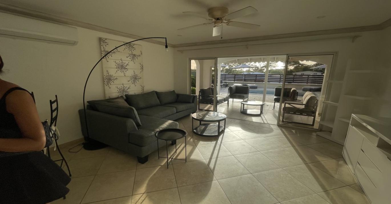 Heron Court 12 Indoor Sitting