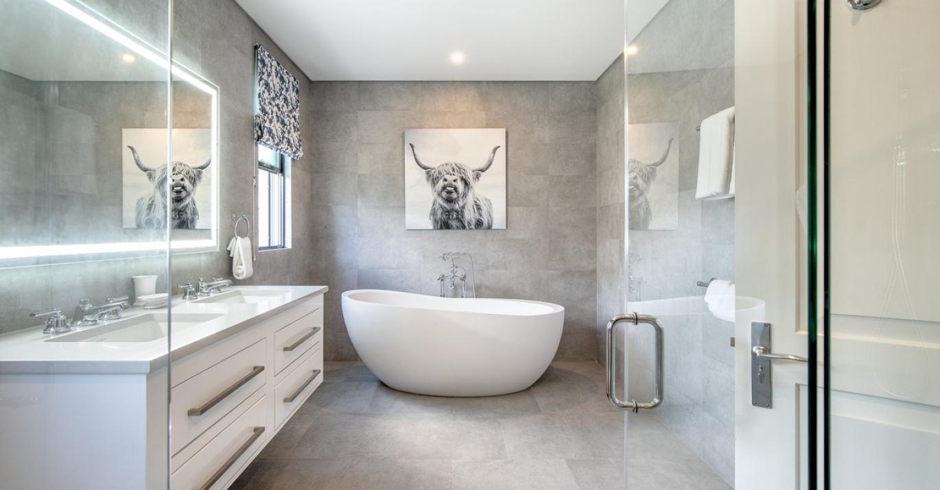 Horizons Bathroom 2