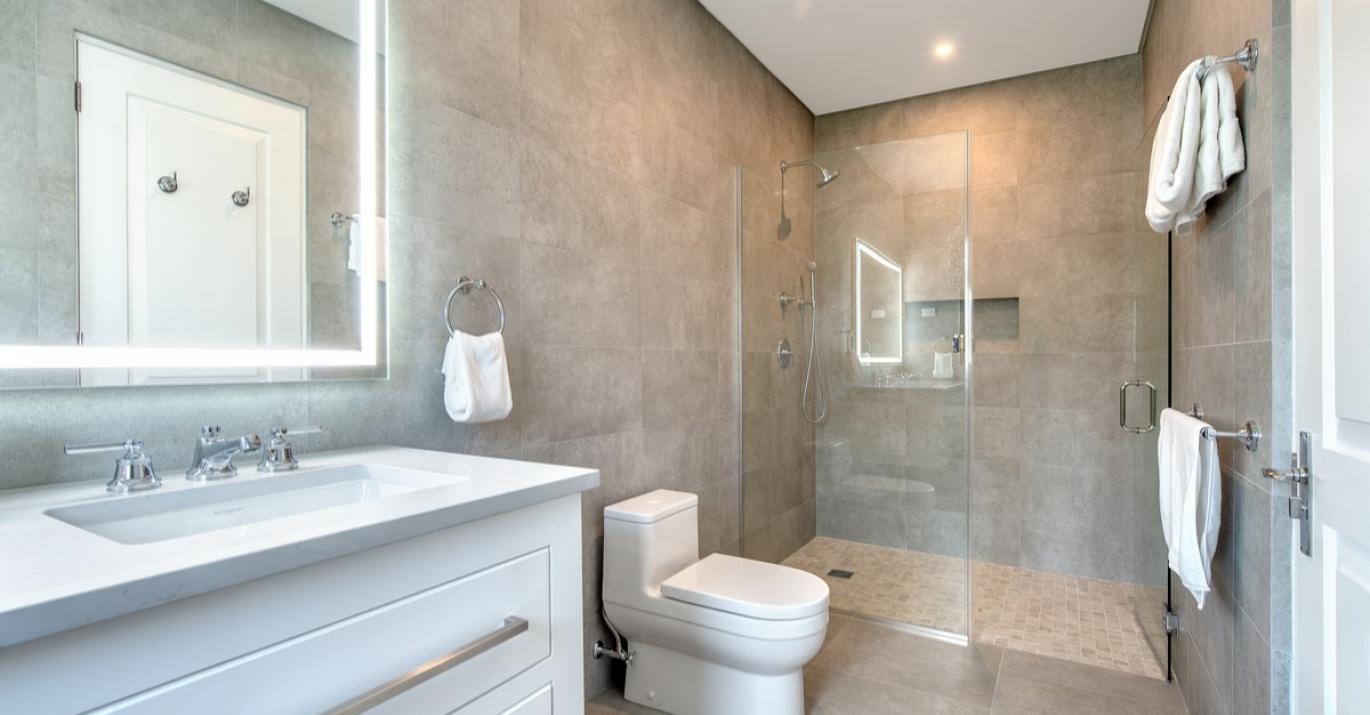 Horizons Bathroom 3