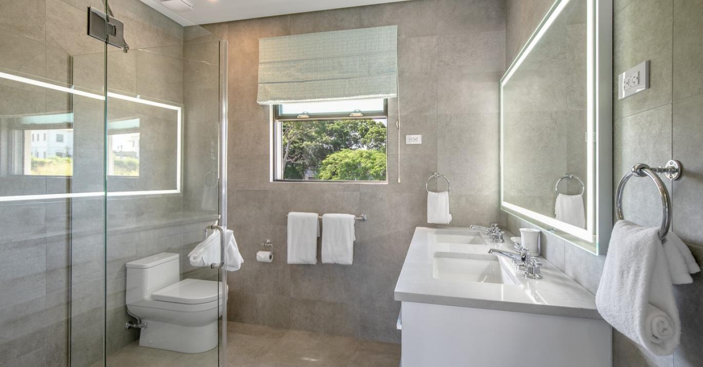 Horizons Bathroom 5