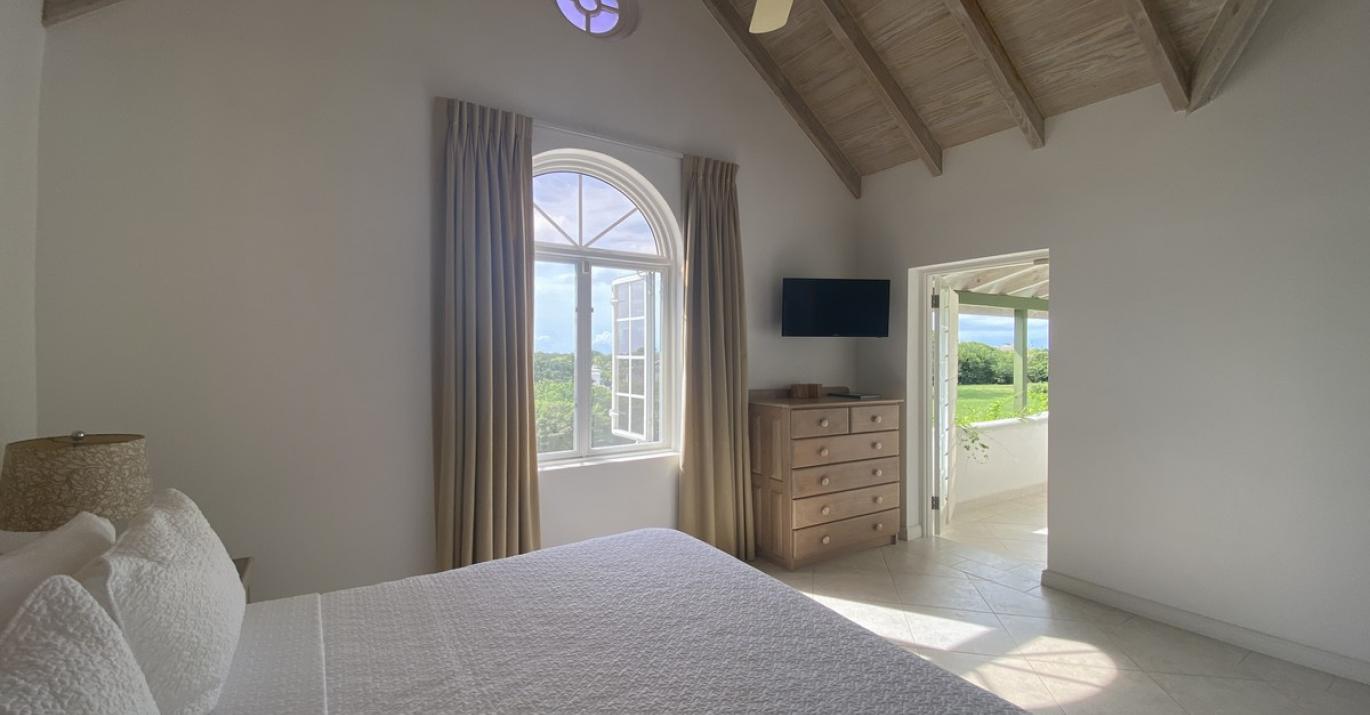 Horizons Bedroom to Private Balcony