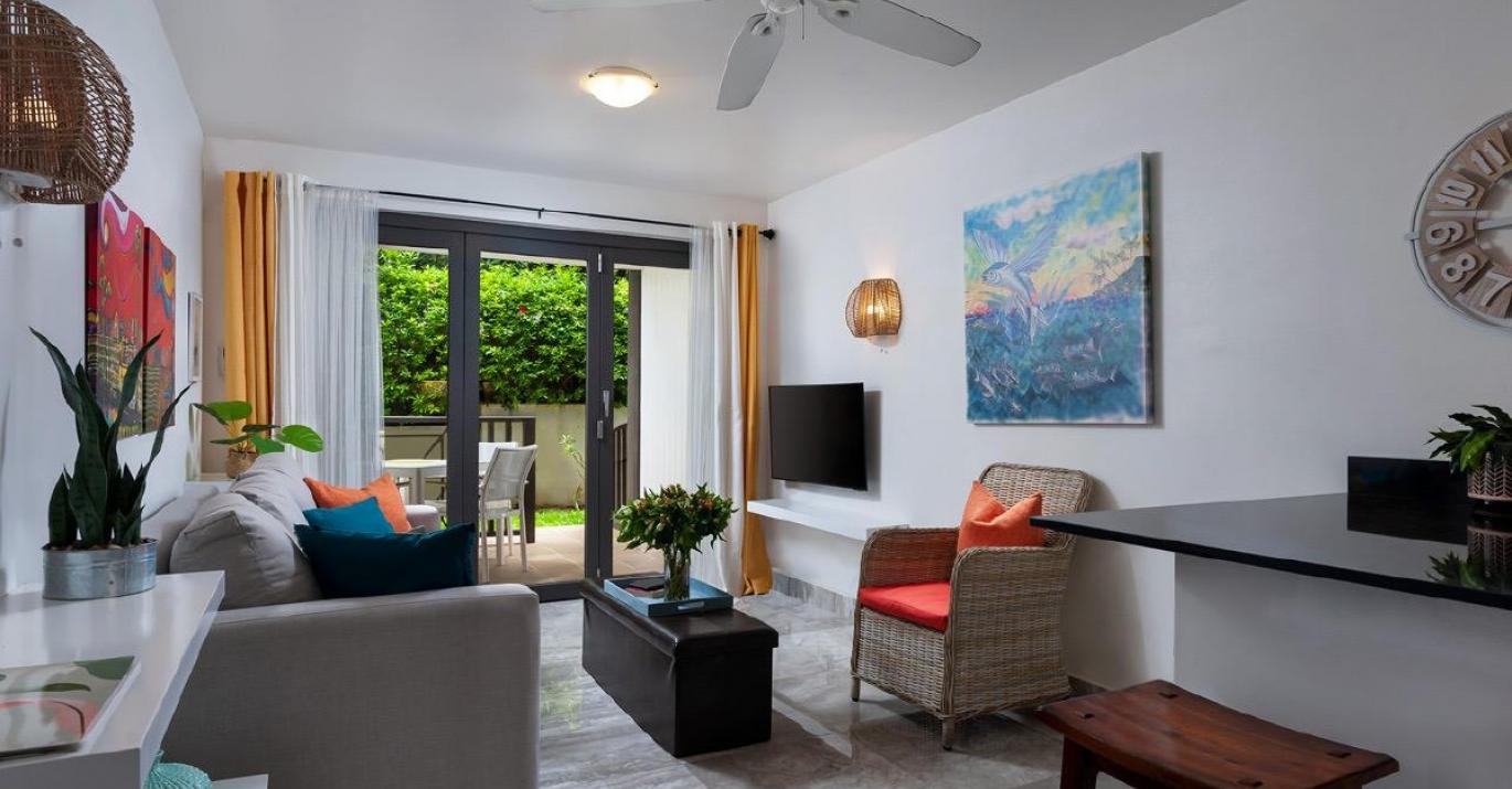 Ixora 4 living area