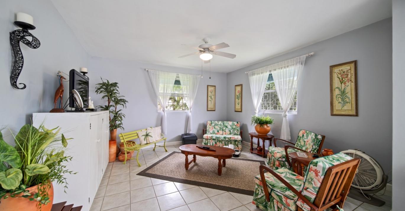 Kentbridge apartment living area 28
