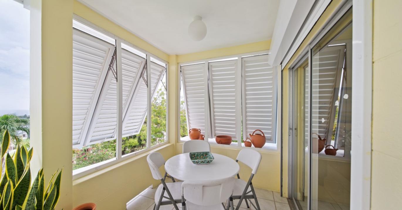 Kentbridge covered patio 11