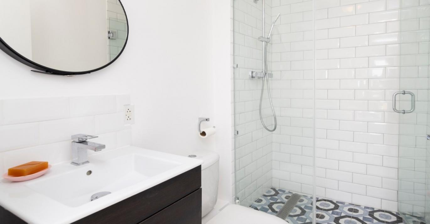 L19 master bathroom