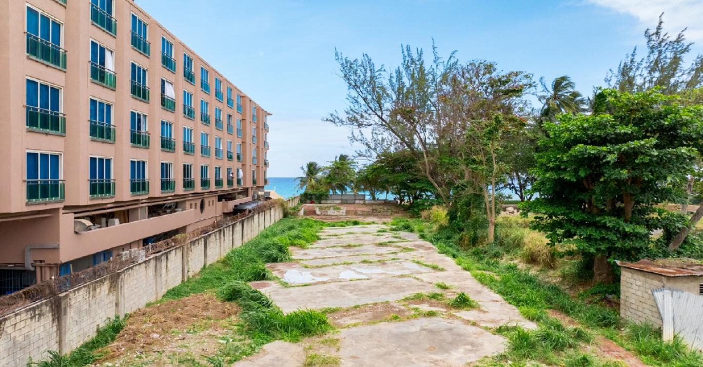 land next to Accra hotel