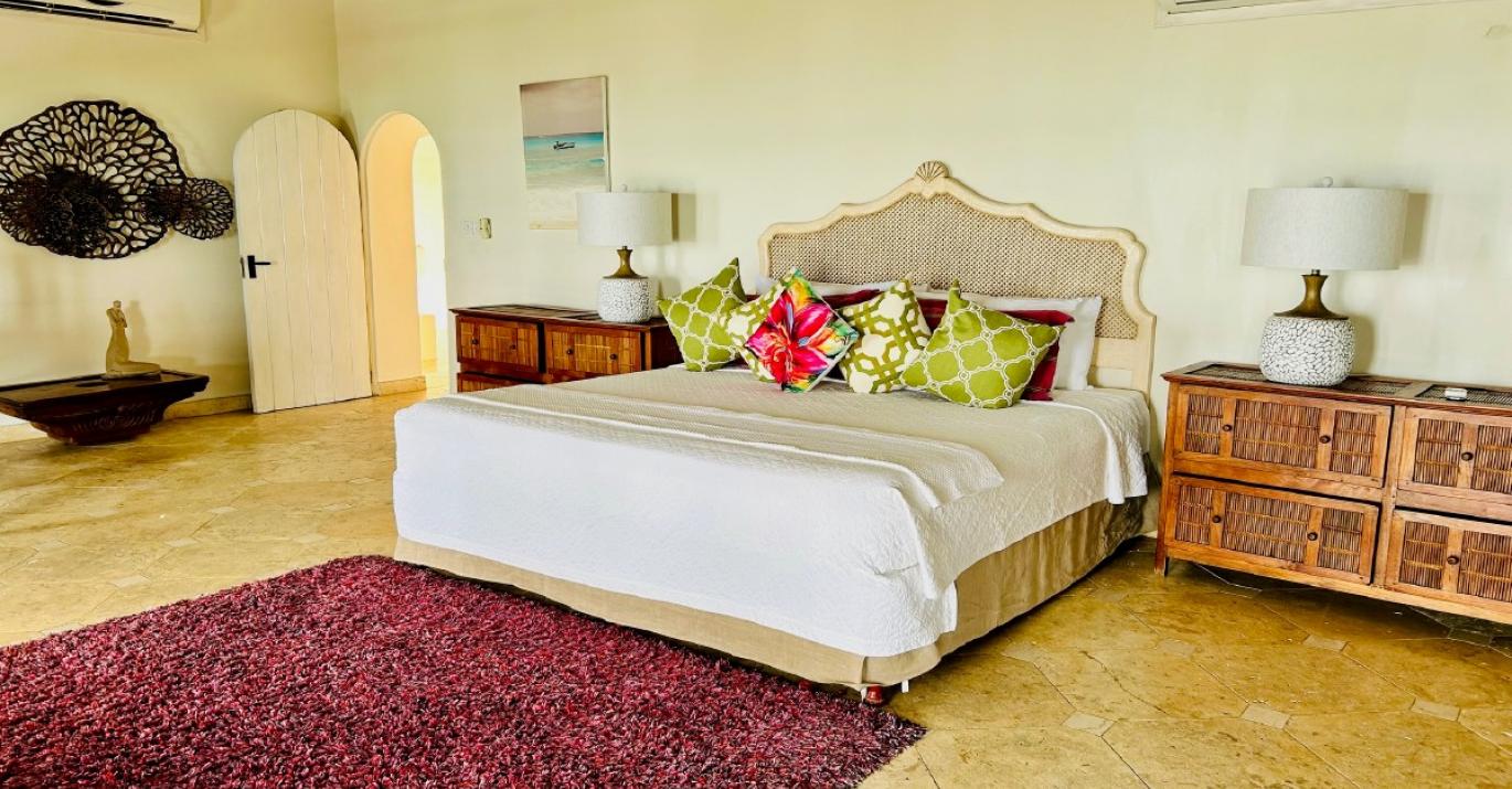 Landfall ensuite master