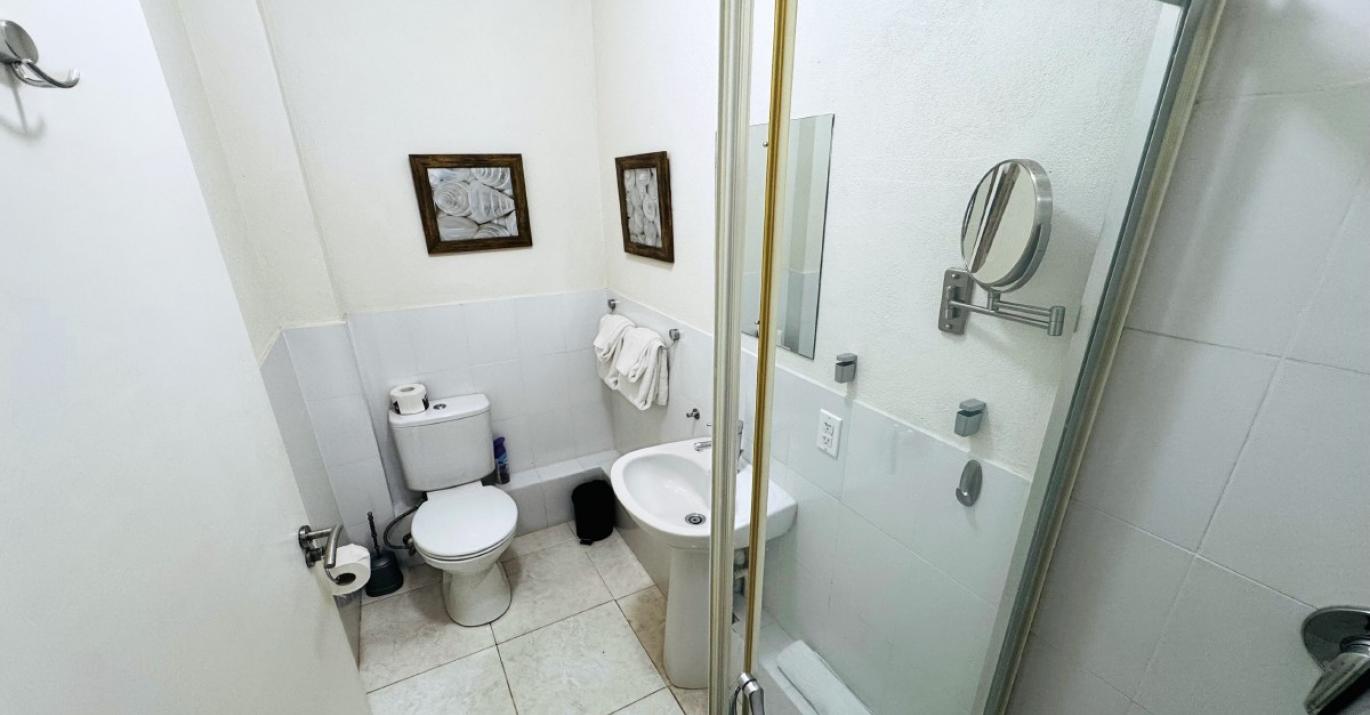 Lantana 13 bathroom