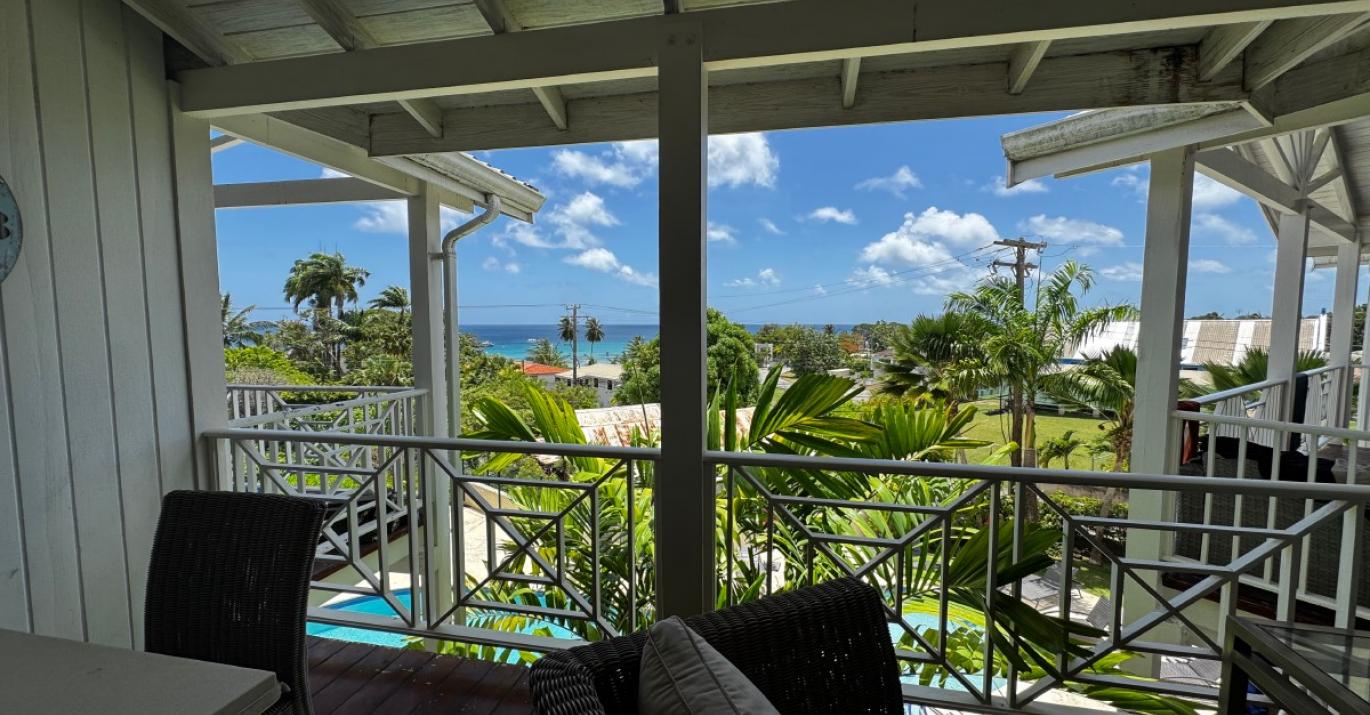 Lantana 13 overlooking pool