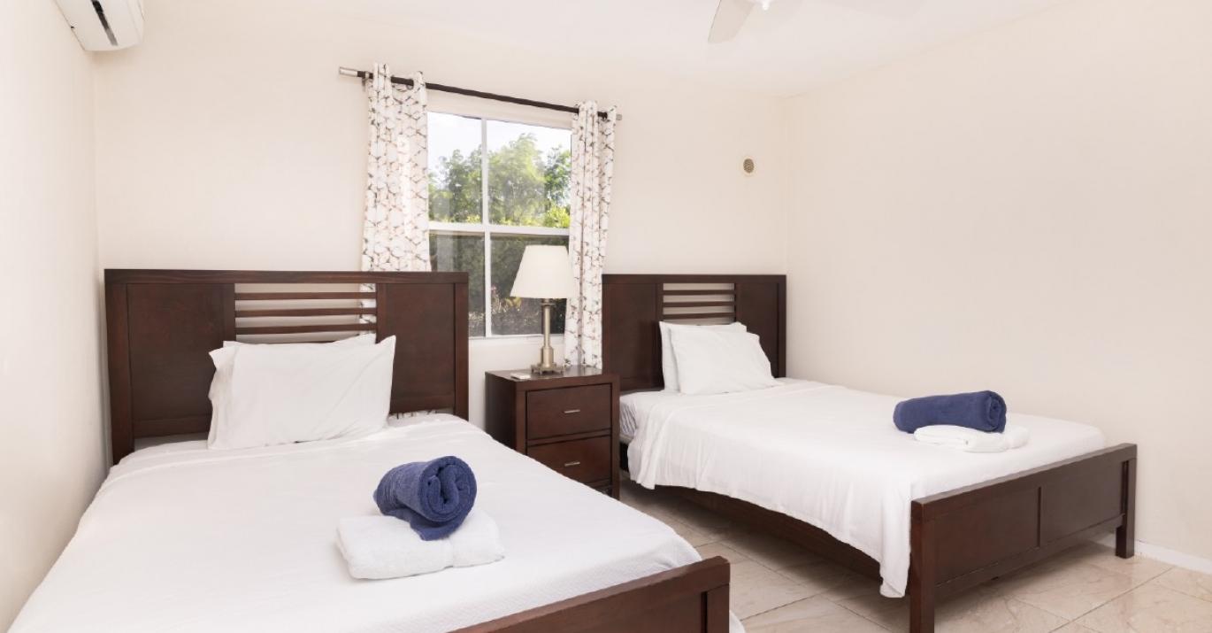 Lantana16 Bedroom2