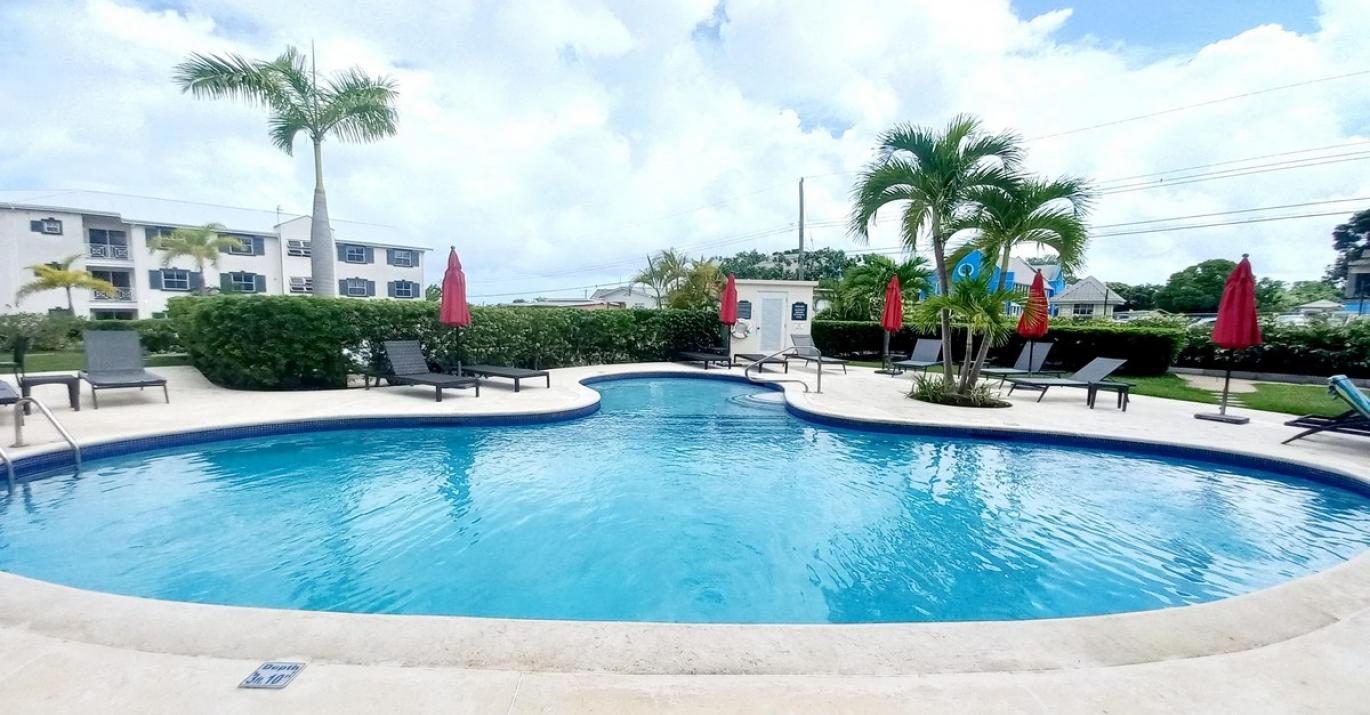 Lantana 25 Pool