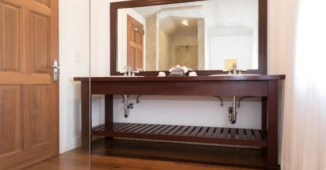 Pavilion Grove3 bathroom 