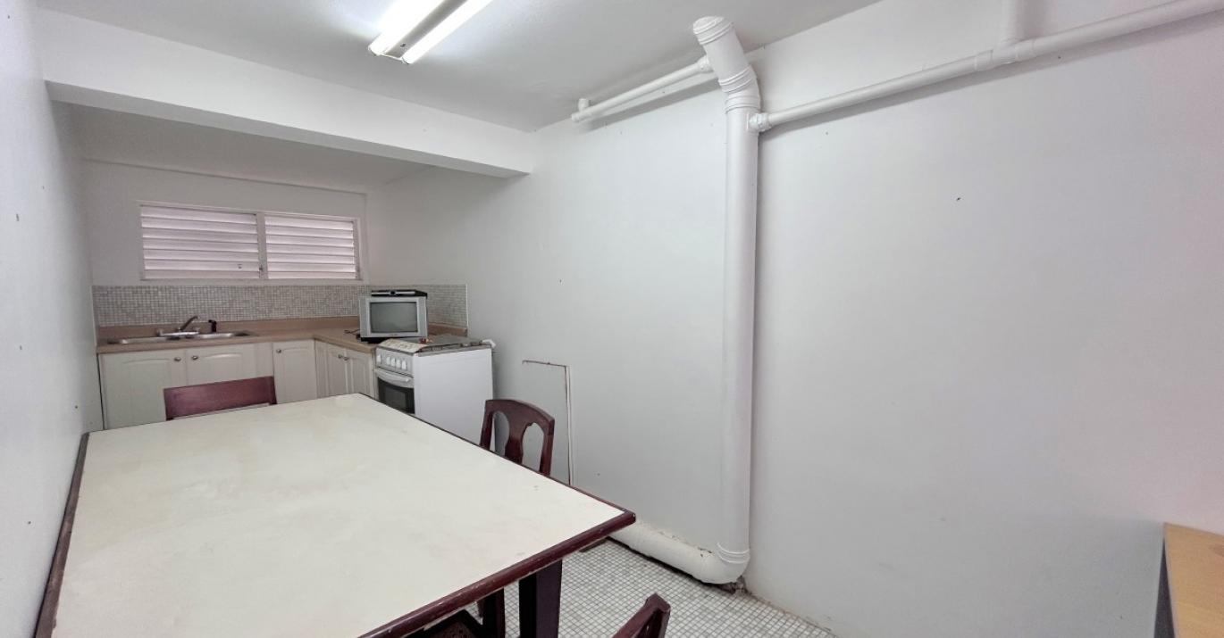 Frere Pilgrim 9 kitchenette