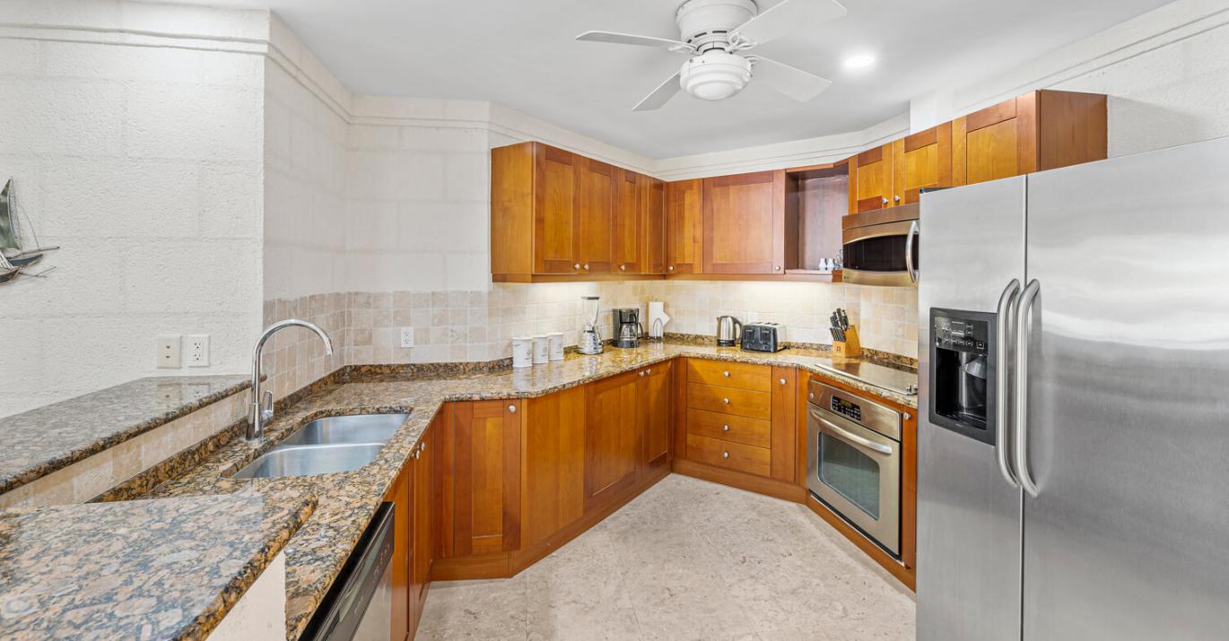 Royal Apartment 221 Fitted Kitchen