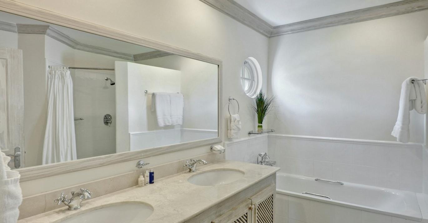 Royal Villa7 Bathroom 17 