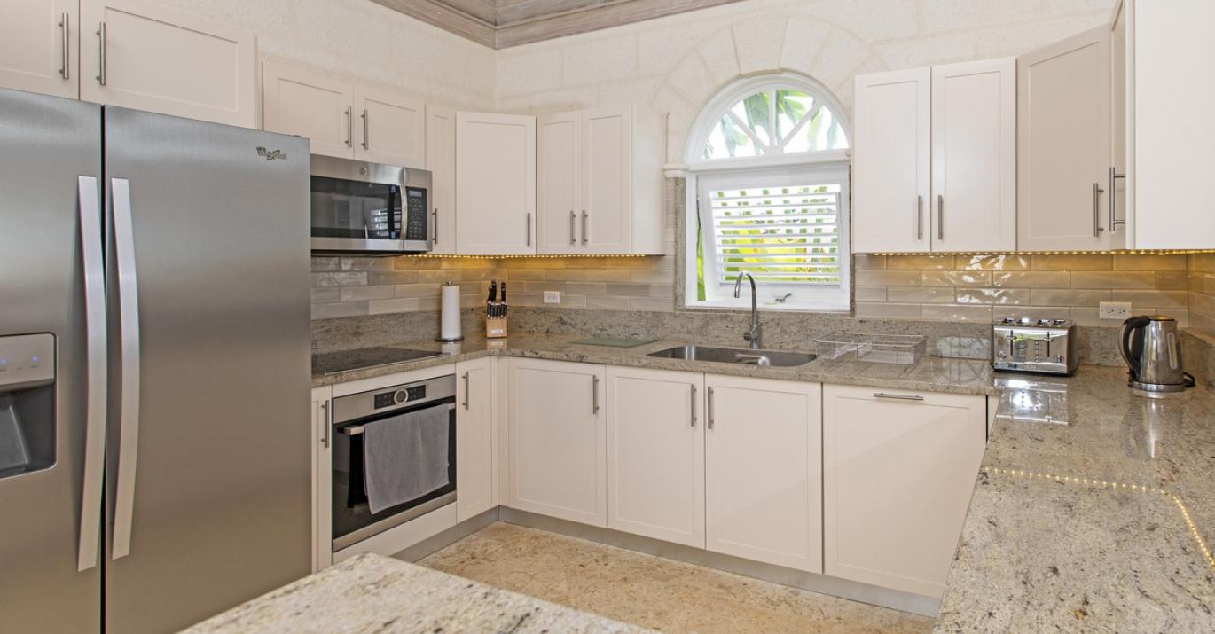 Royal Villa7 Kitchen