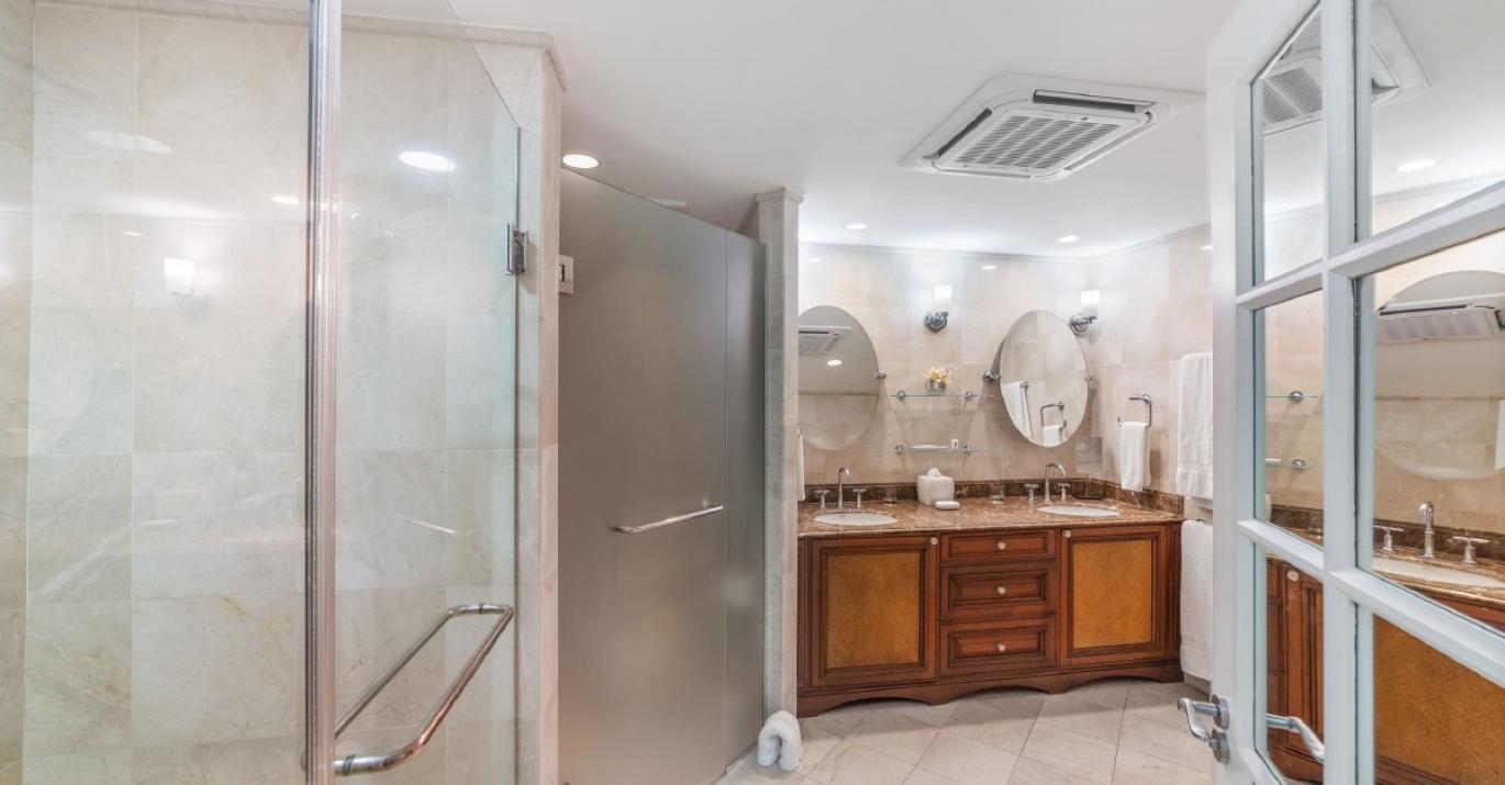 SPB 210 ensuite masterbath 27