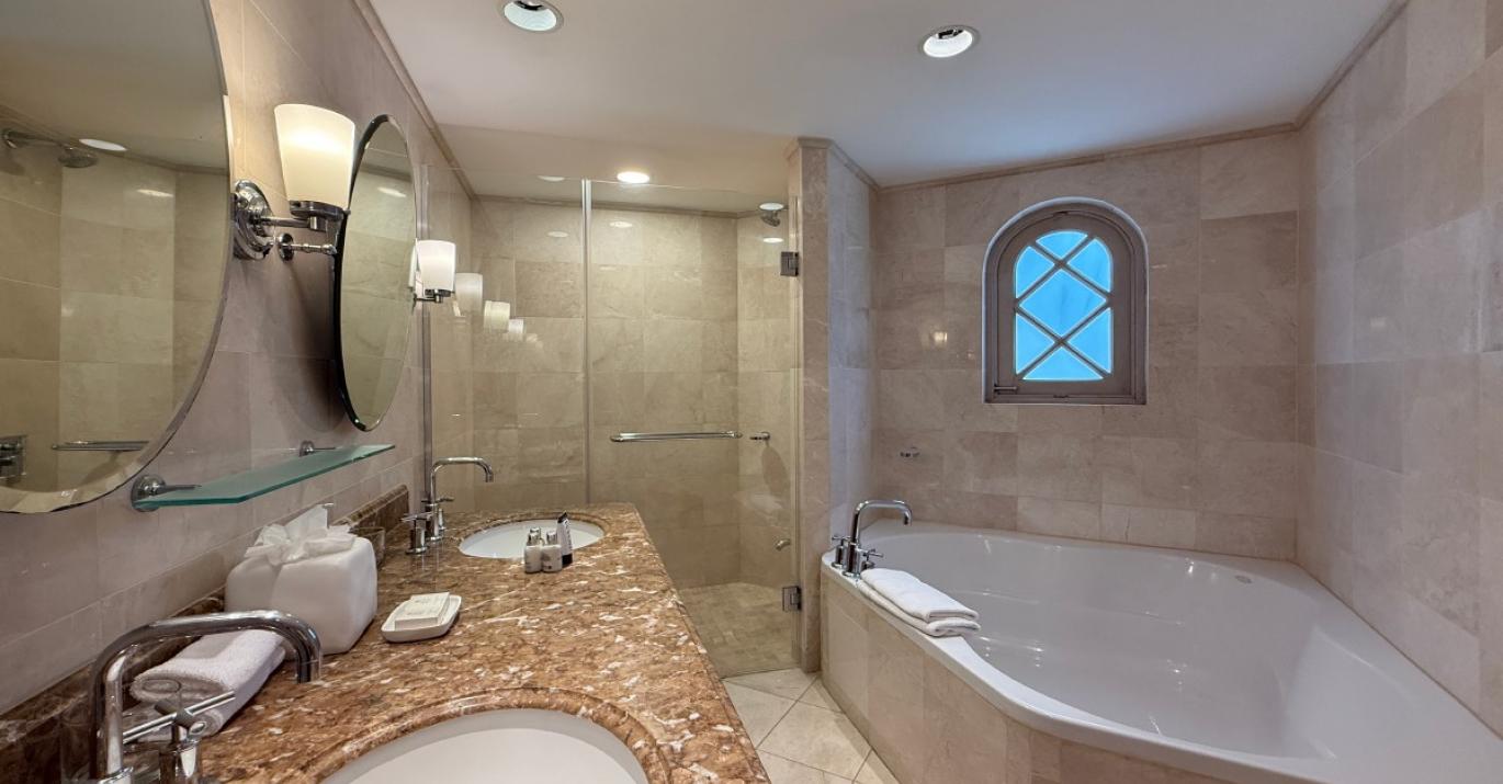 SPB305 bathroom tub 550