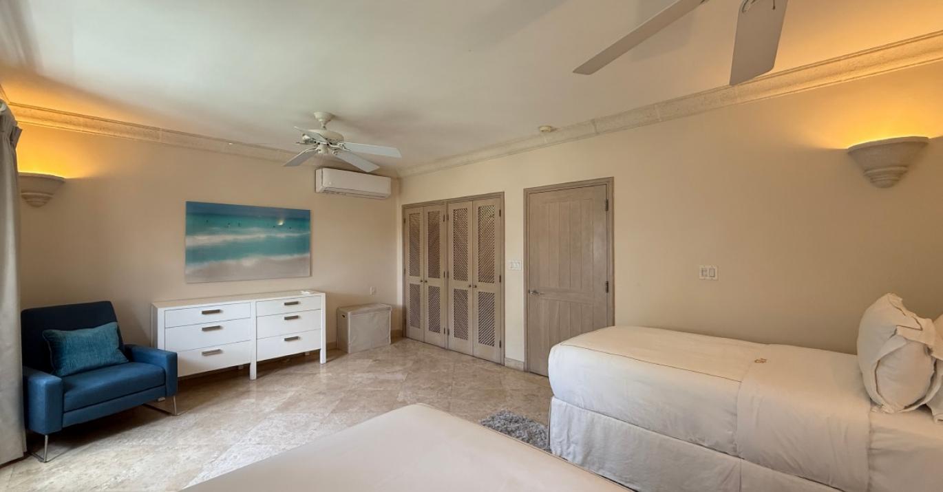 SPB305 large bedroom 543